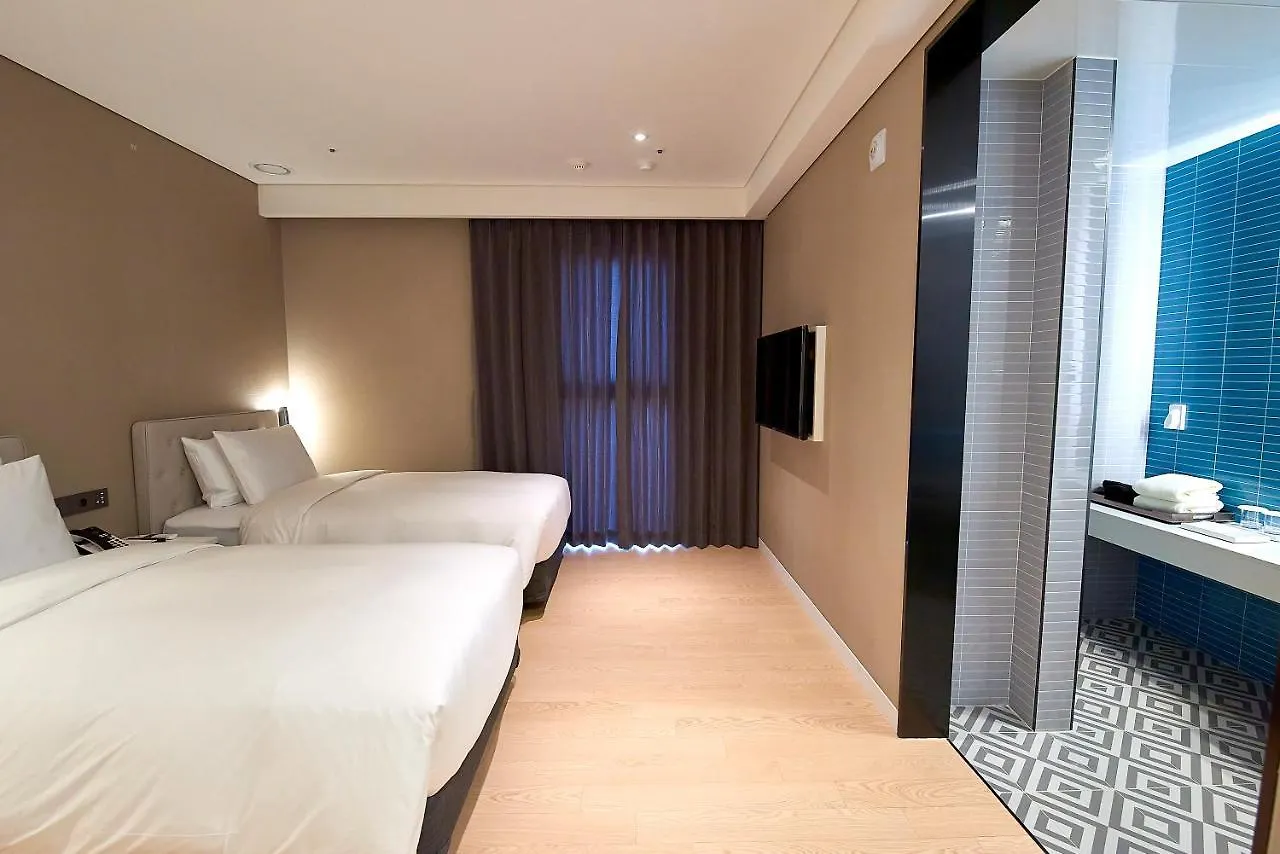 Busan City Hotel 3*,
