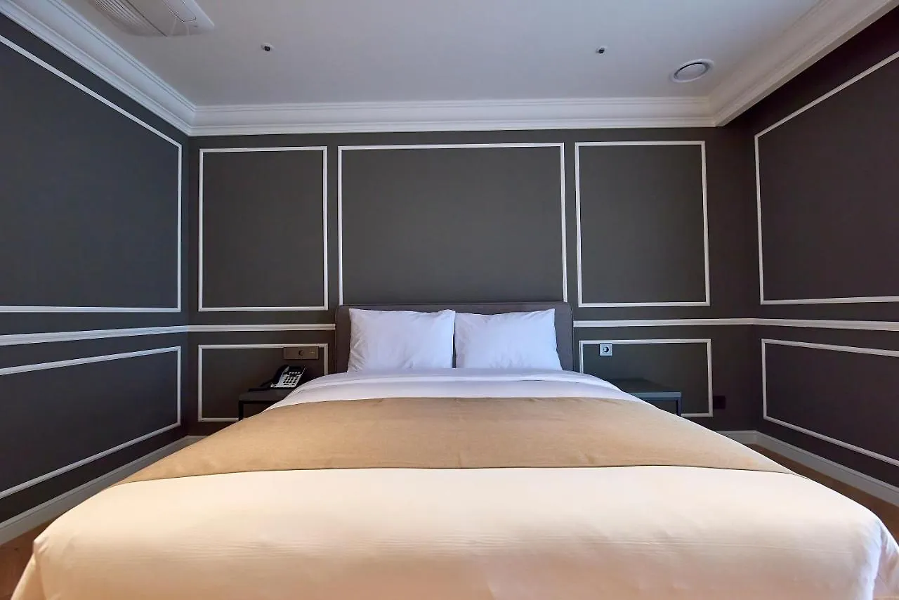 Busan City Hotel 3*,